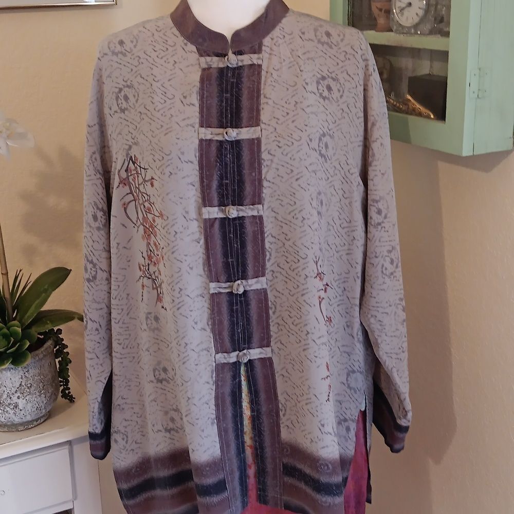 Chico's Silk Cherry Blossom Top. Asian Inspired. Boho.